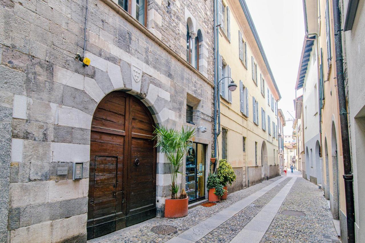 Apartamento Palazzo Del Pero - The House Of Travelers Como Exterior foto